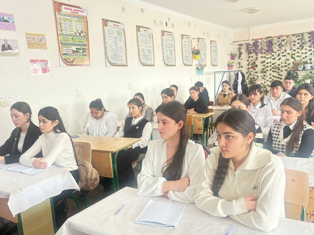 Online formatda tashkil qilingan uchrashuv